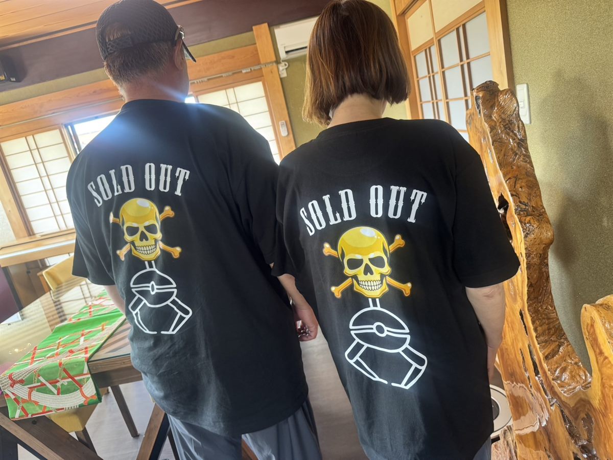 sold out オリジナルTシャツ（UFOキャッチャーとドクロのロゴ）